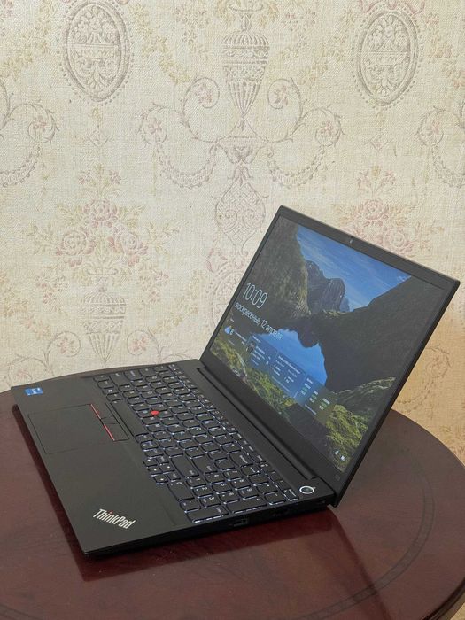 Ноутбук Lenovo Thinkpad E15 IPS E15 Black i5 11th 4.2ГГц ОЗУ 8.0ГБ DDR4 SSD 256GB. Бизней ноутбук