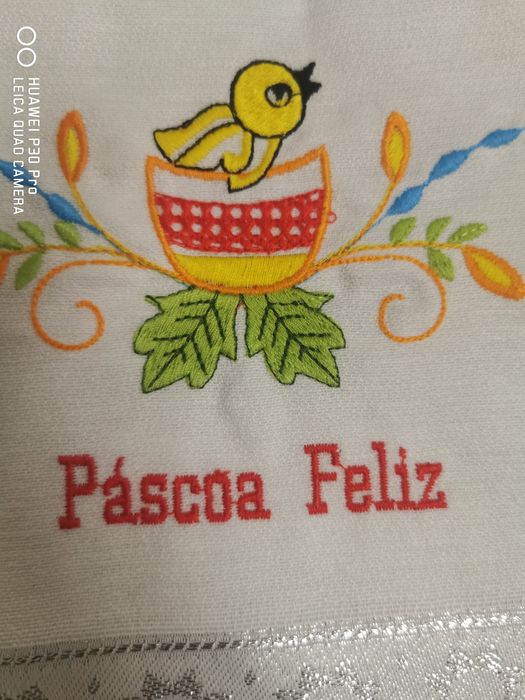 Pano de cozinha com renda cor prata