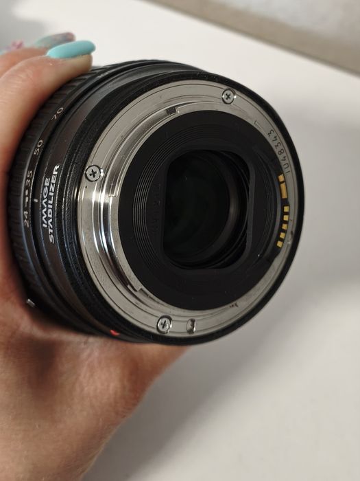 Продам об'єктиви 24-105 f4, 50mm f1.8, 35mm f2.0