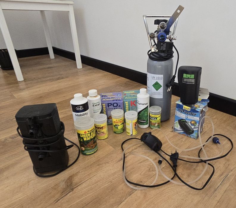 Akwarium i akcesoria z butla CO2