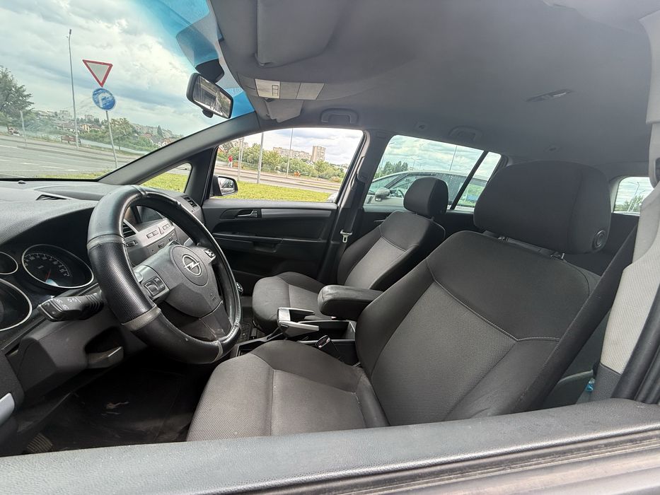 Продам Opel Zafira 2007 рік 1.9 дизель