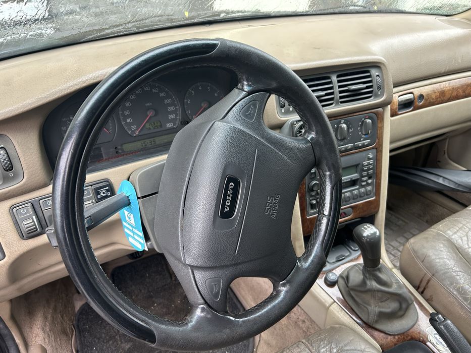 Volvo V70 T5 ( alarme ativo / bloqueada )