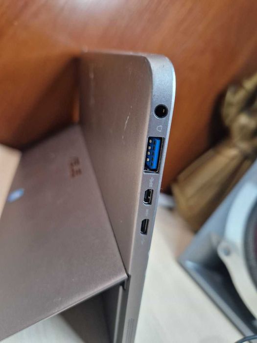 Планшет на Windows ASUS Transformer Mini T102H 4\64 GB SSD Мини ПК