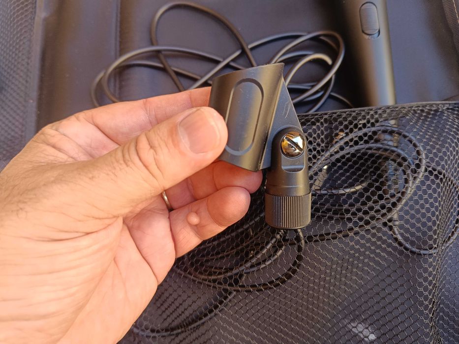 Microphone da marca Adio Tecnica , como Novo, usado uma vez para uma festa de aniversário.