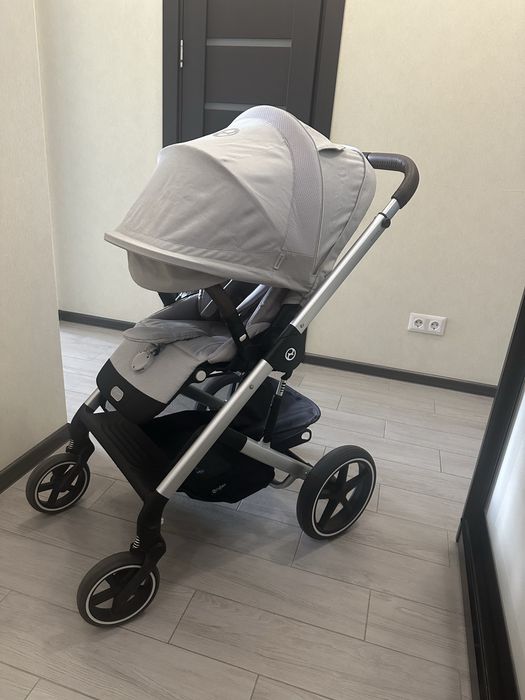 Прогулянкова коляска Cybex Balios s Lux ( двухсторонній матрасик+дощовик+чохли на колеса  у комплекті)