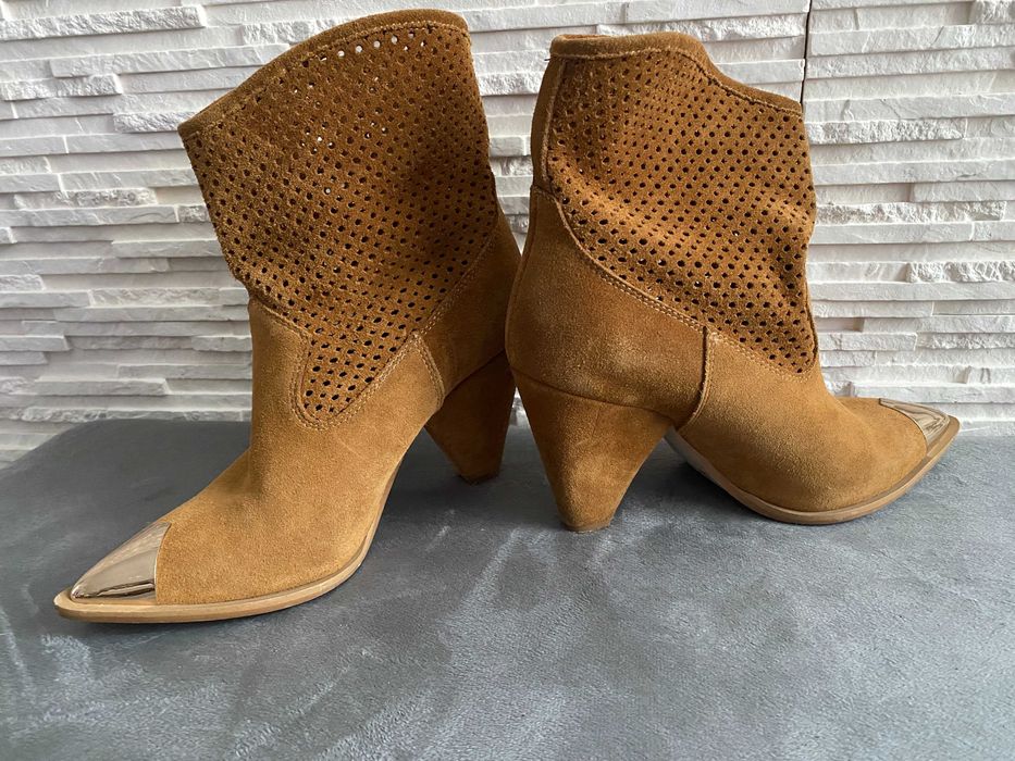 Carinii skórzane kowbojki camel ażurowe ozdobny nosek