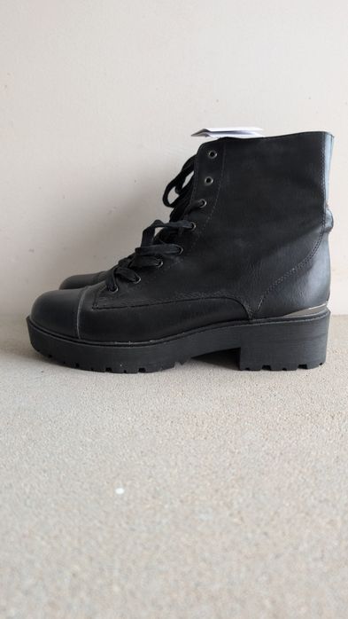 Sznurowane botki Bershka nowe