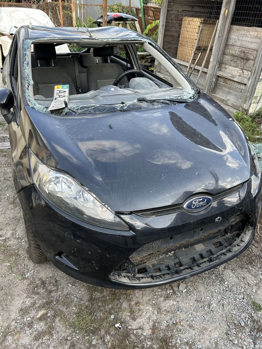 Ford Fiesta 2011 • 1.4 бензин • автомат
