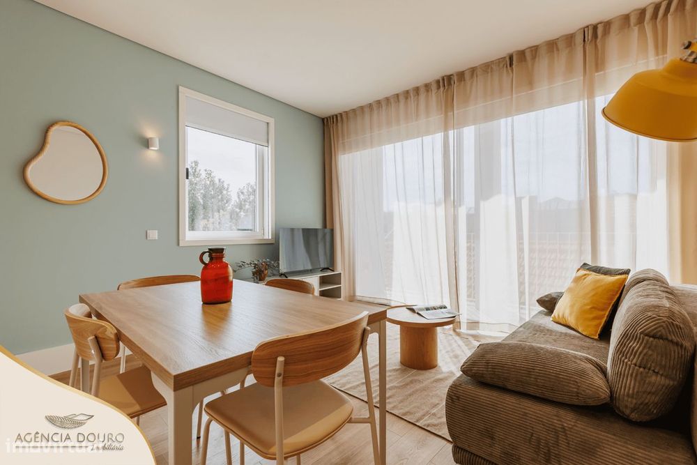 Apartamento T0 com varanda totalmente mobilado e equipado em Cedofeita