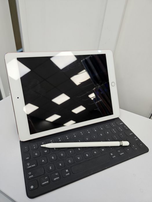 Планшет Apple iPad Pro 9.7" 32GB Рожевий + Apple Pencil
