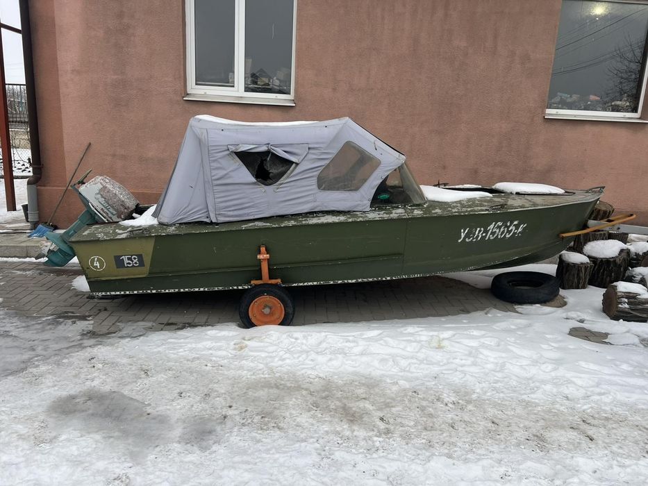 Продам Лодку с мотором