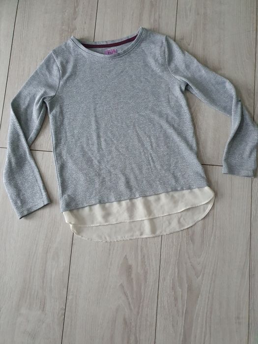 Elegancka bluzka ze srebną nitką  F&F 134