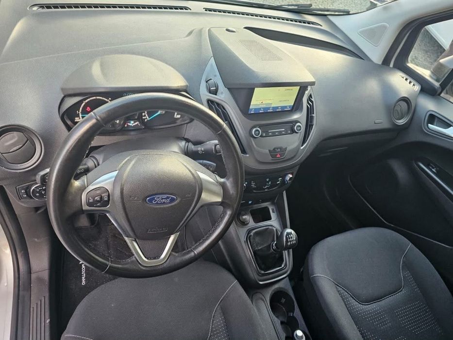 Ford Transit courier