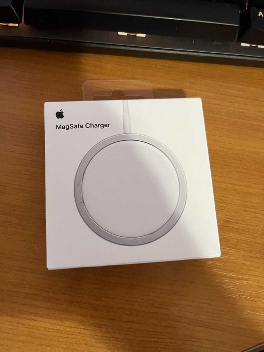 безпровідна зарядка беспроводная зарядка Apple MagSafe нова