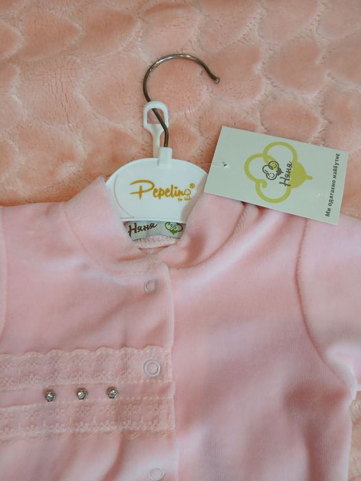 Продам костюм для дівчинки.