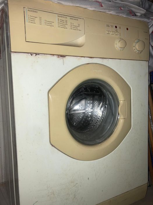 Máquina de Lavar Roupa • Ariston Margherita AB636TX