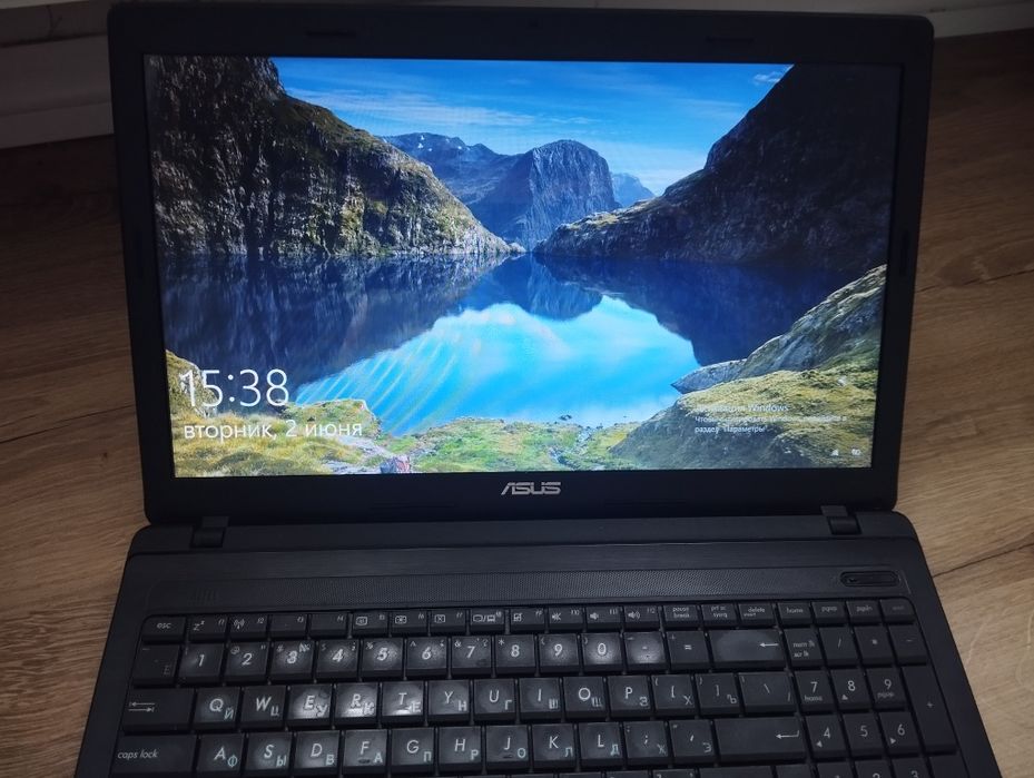 Ноутбук ASUS у гарному стані