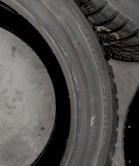 Opony zimowe BRIDGESTONE 225/45 R18 - 2023 ROK - WYSOKI BIEŻNIK