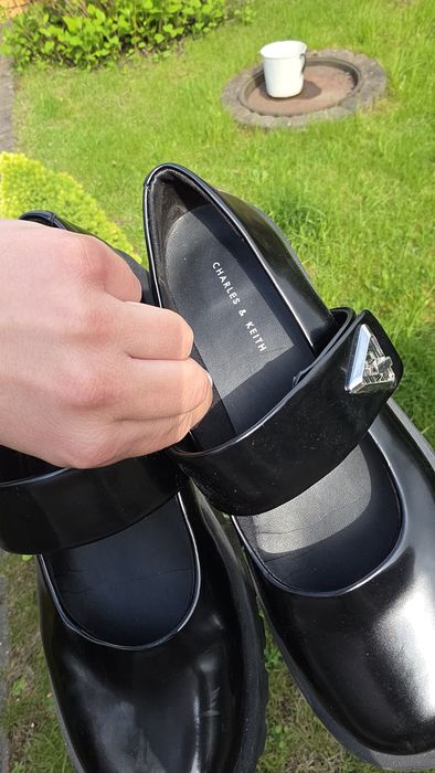 Damskie buty charles& keith 38