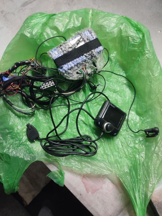 Zestaw głośnomówiący parrot