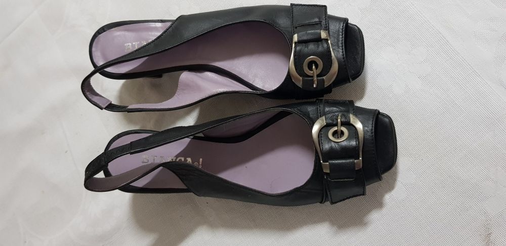 Novos - Sapatos Pele Bianca