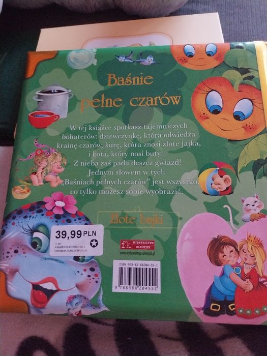 Trzy nowe grubsze ksiazki w twardej okładce