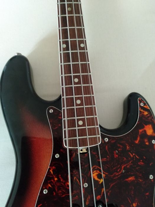 Włoska  gitara basowa