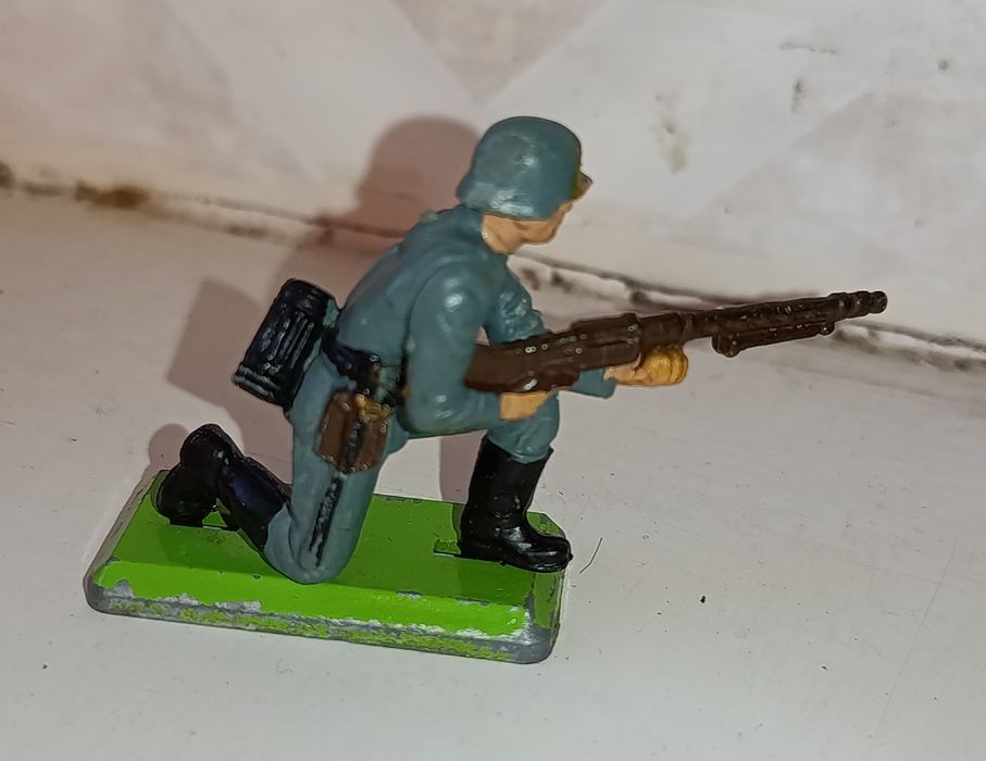 Винтажная фигурка солдата Вермахта времён  2-й мировой Britain's LTD, 1971г