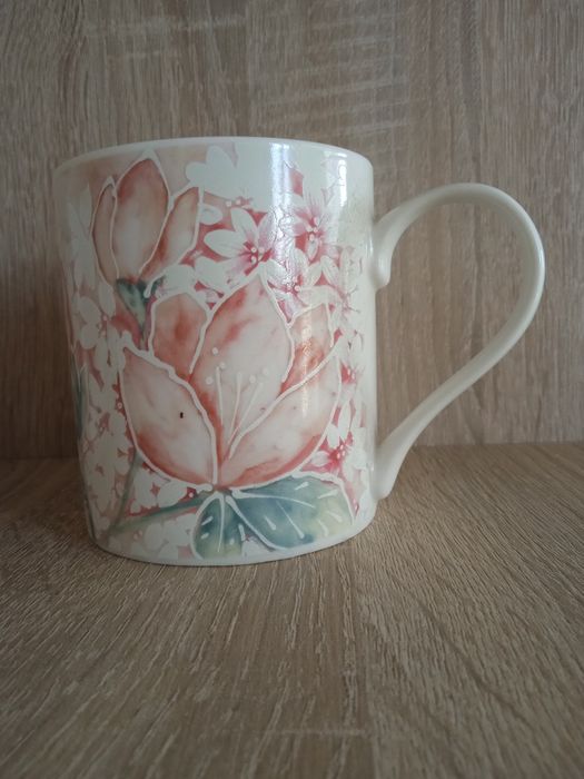 Новая керамическая чашка