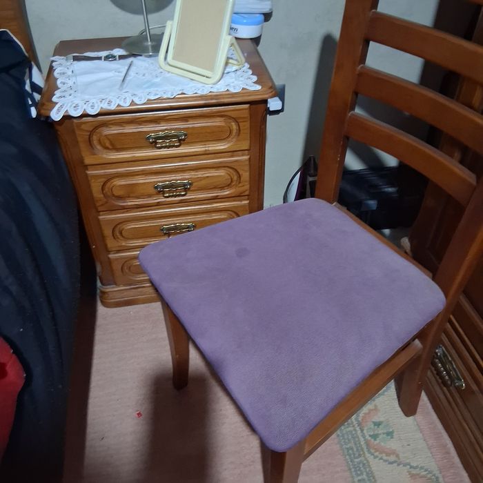 Vendo uma mobília    de quarto   ofereco um movel de roupa