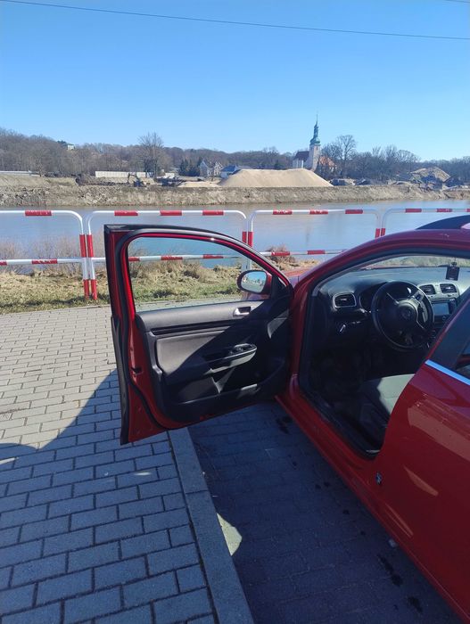 Sprzedam  zadbane autko .