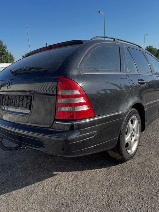 Mercedes-Benz C270 de 2005 para peças