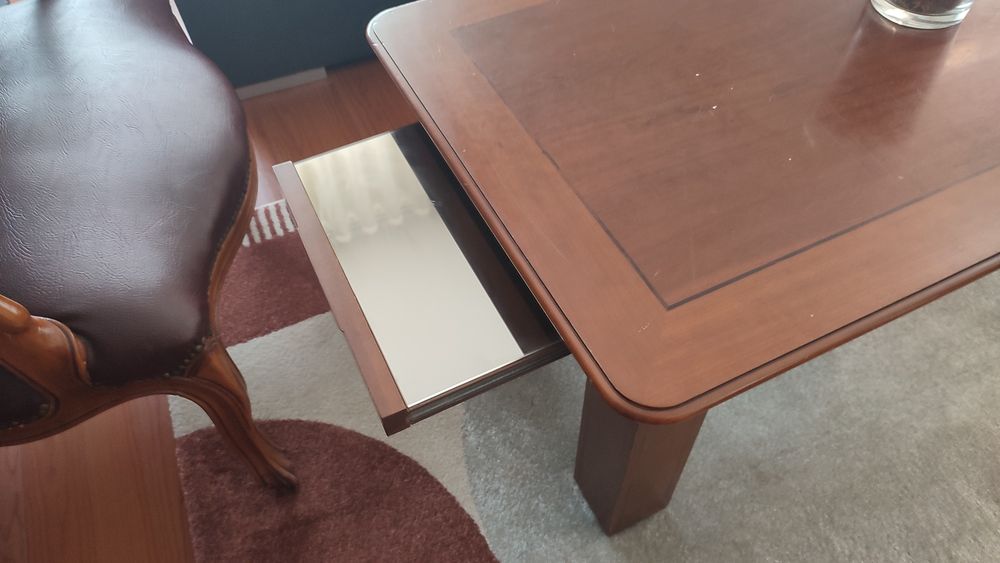 Mesa de apoio sofá em cerejeira.