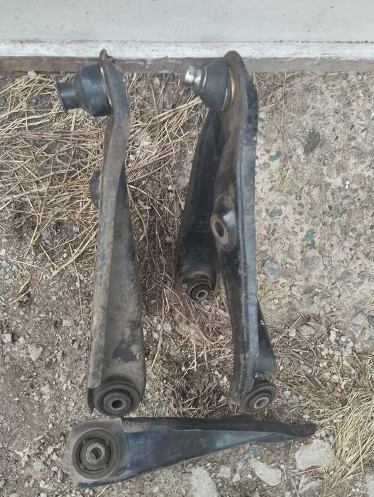Рычаги передней подвески RENAULT Logan 2008г