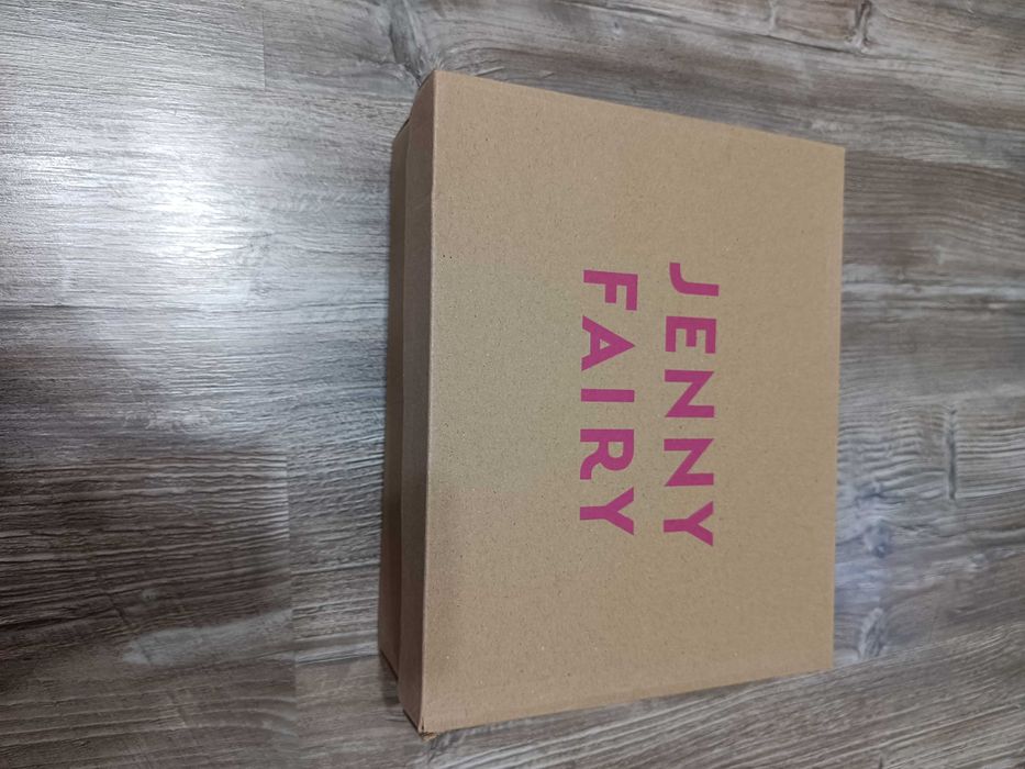 Sandały na koturnie