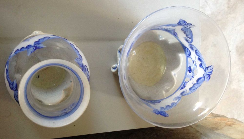 Peças decorativas antigas, jarra e vaso