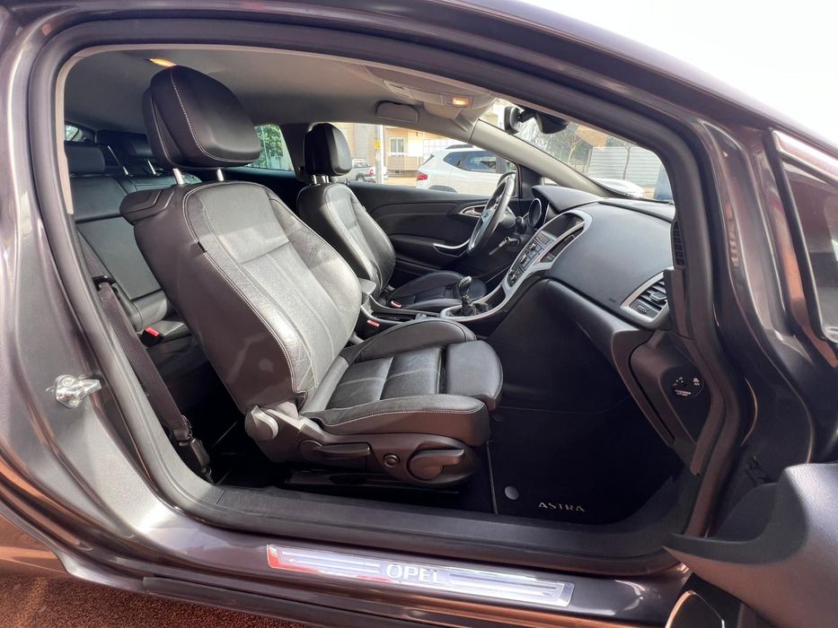 Opel Astra GTC 1.7 CDTi S/S