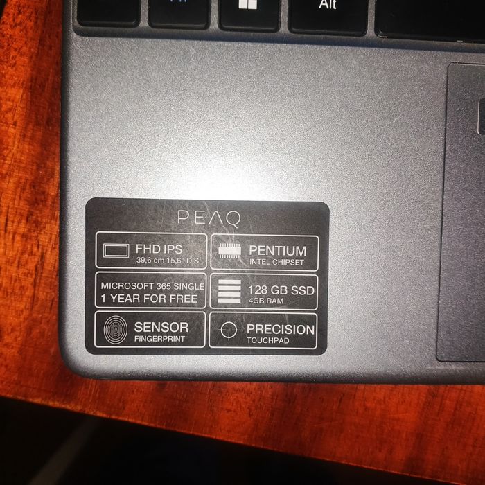 PEAQ Classic C151V 4/128 ssd