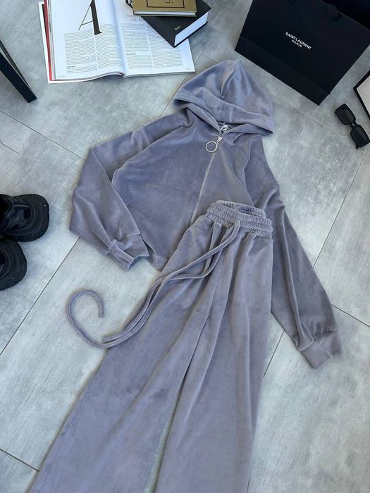 Жіночий спортивний одяг