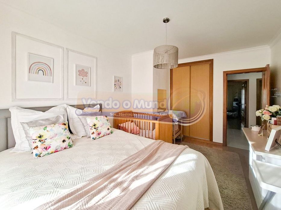 Apartamento T4 em Benavente (B659)