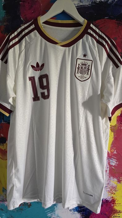 T-shirt Espanha Lamine Yamal 

Vários tamanhos

Novo e para entrega imediata