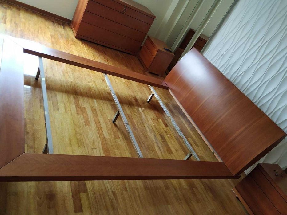 Cama com Estrado