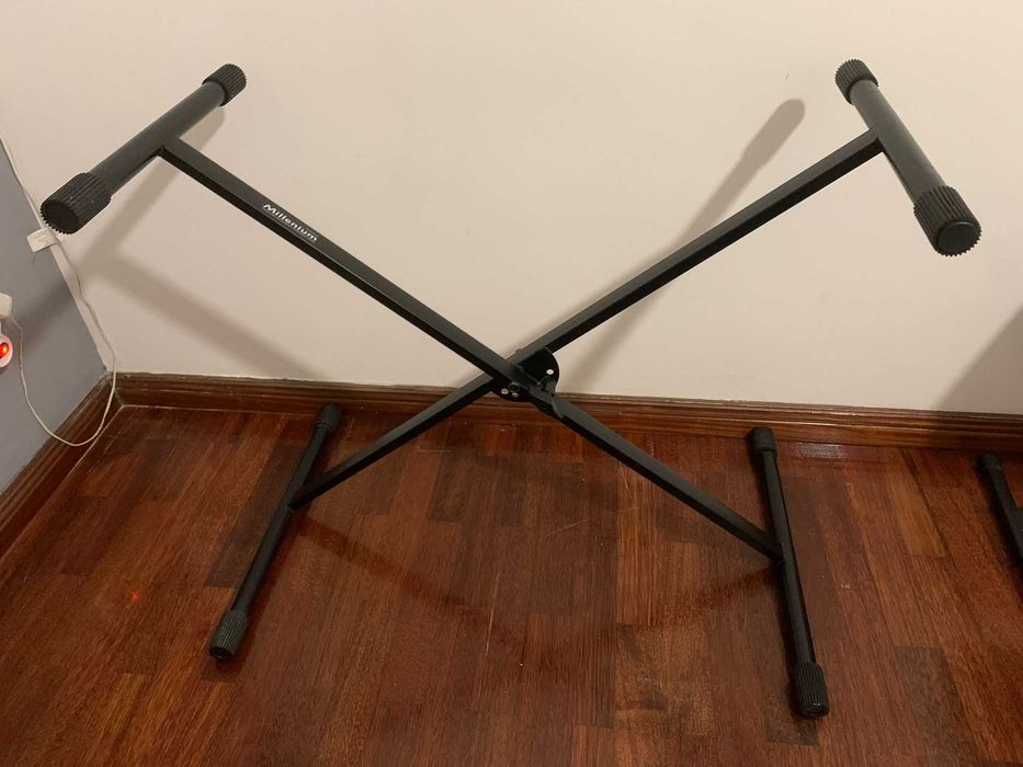 Teclado Startone MK-300 + Suporte + Banco