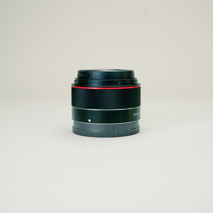 Полнокадровый объектив Samyang AF24 mm F2.8 для Sony E-mount автофокус
