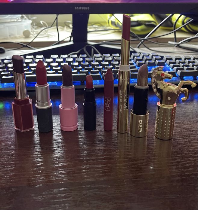 Великий лот косметики