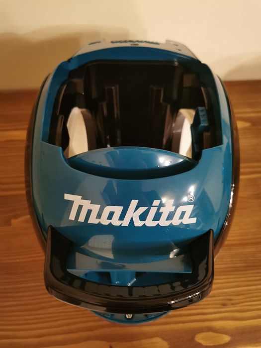Odkurzacz Makita bezprzewodowy, akumulatorowy stan idealny
