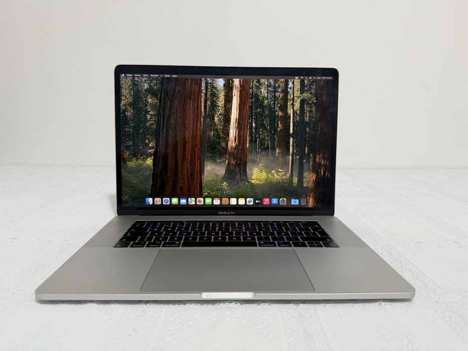 MacBook Pro 15” 2017 | i7 2.9GHz | 16GB RAM | Touch Bar