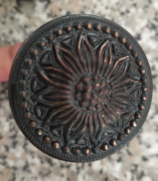 Puxadores antigos em latão e fechos