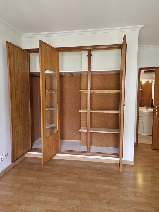 Apartamento T2 Duplex para Arrendamento em Eiras