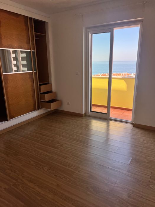 Aluga-se Moradia T3 na Ericeira com vista mar